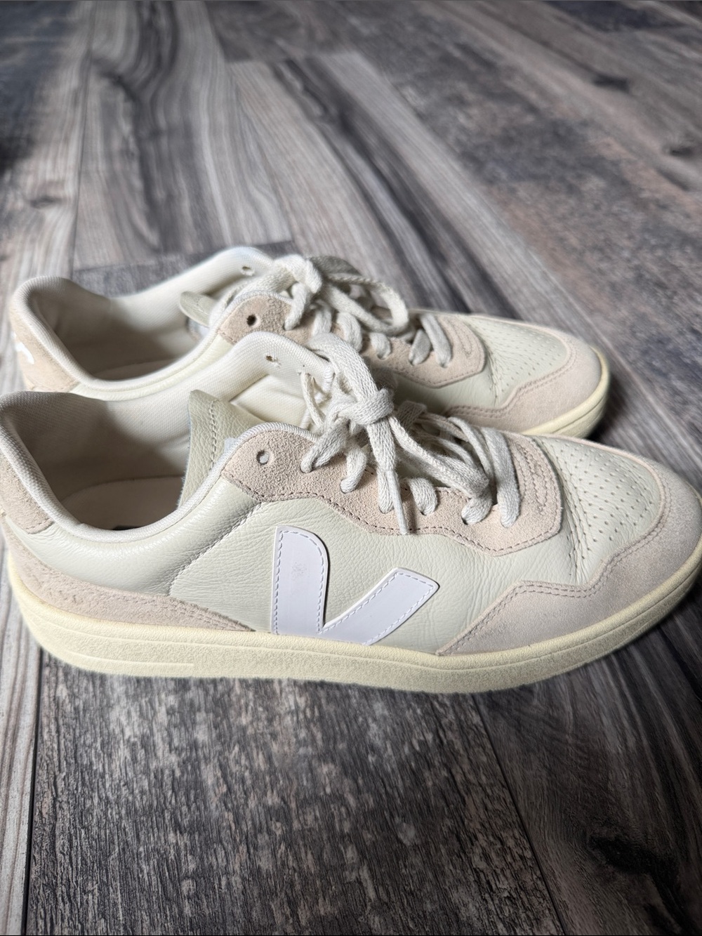Veja Women’s Low-Top Sneakers in Cream and Beige